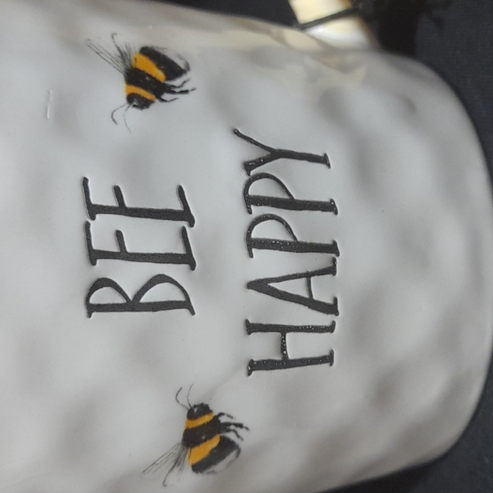 Bee Happy designed in England harvest Green studio mug - Picture 4 of 8